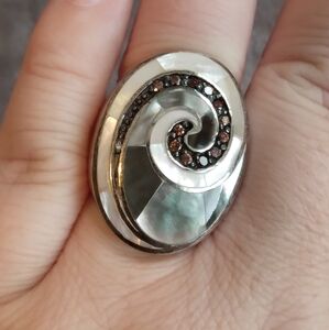 Silver mother of pearl Inlay ring with beautiful stones .925 size 7